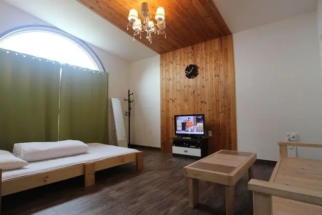 Basic Tek Büyük veya İki Ayrı Yataklı Oda
