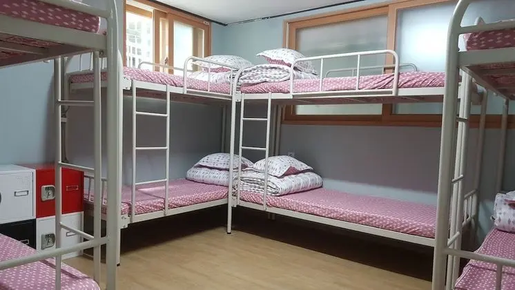 Ortak Ranzalı Oda, Sadece kadınlar için (8 persons)