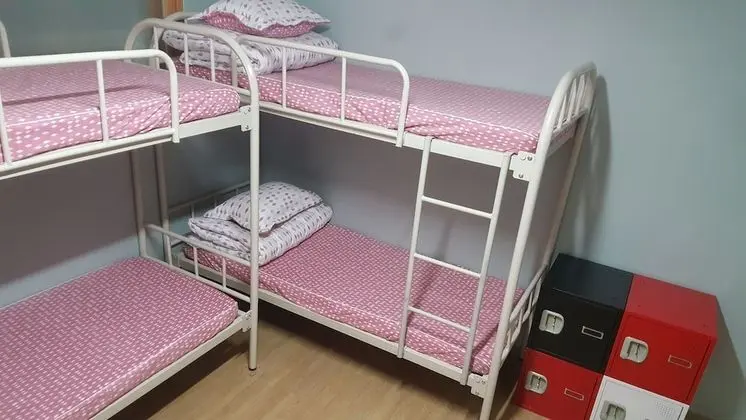 Ortak Ranzalı Oda, Sadece kadınlar için (8 persons)