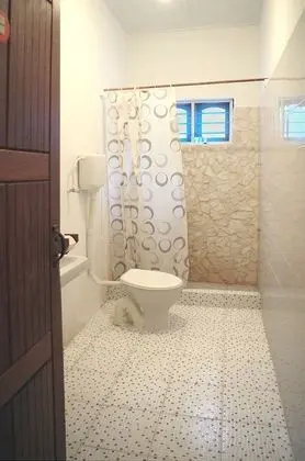 Tek Büyük Yataklı Oda (Shared Bathroom)