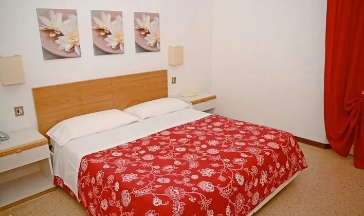 Tek Büyük Yataklı Oda, Balkon