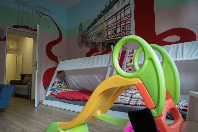 Design Tek Büyük veya İki Ayrı Yataklı Oda