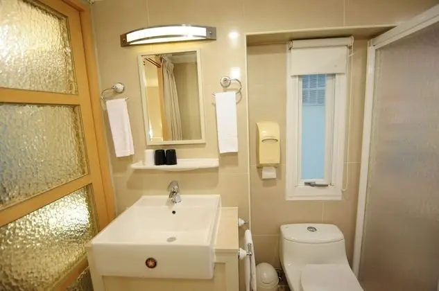 Üç Kişilik Oda