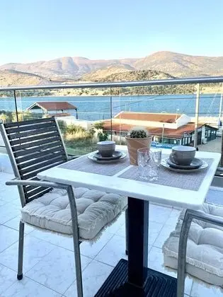 Tek Büyük veya İki Ayrı Yataklı Oda, Deniz Manzaralı