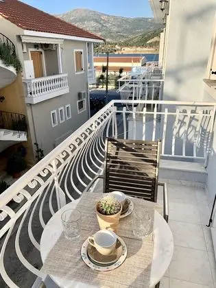 Tek Büyük veya İki Ayrı Yataklı Oda, Kısmi Deniz Manzaralı