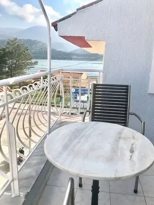 Tek Büyük veya İki Ayrı Yataklı Oda, Kısmi Deniz Manzaralı