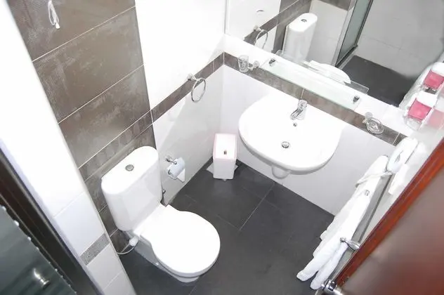 Standard Tek Büyük Yataklı Oda