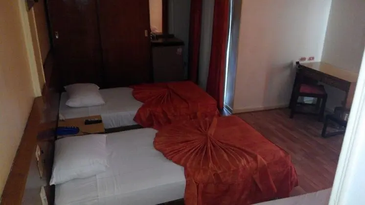 Üç Kişilik Oda