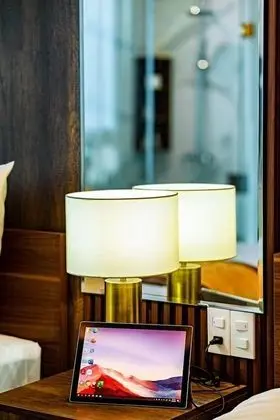 Business Tek Büyük Yataklı Oda