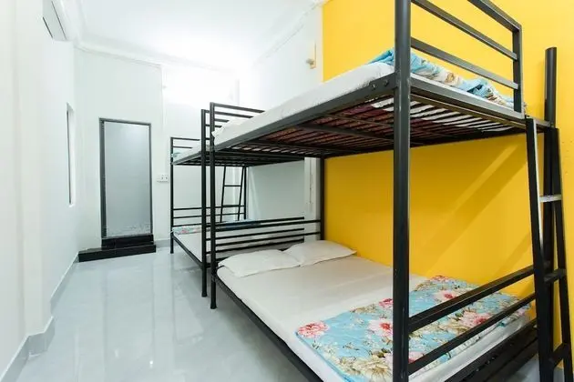 Standard Dört Kişilik Oda, Birden Çok Yatak, Veranda, Avlu Manzaralı