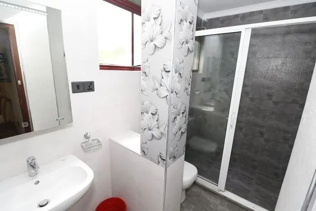 Deluxe Üç Kişilik Oda, Balkon, Bahçe Manzaralı