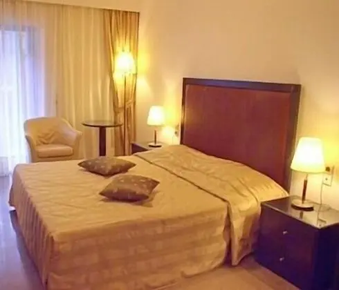 Üç Kişilik Oda, Dağ Manzaralı