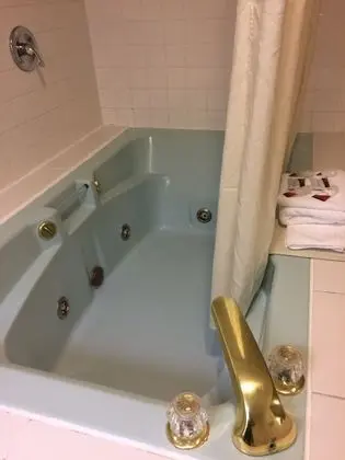 King Room with Spa tub