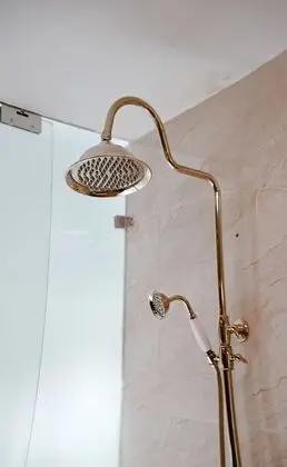 Superior Tek Büyük veya İki Ayrı Yataklı Oda