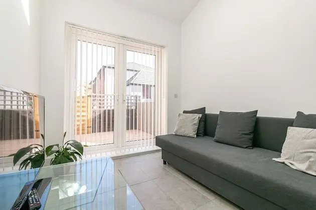 Exclusive Ev, Özel Banyo, Bahçe Manzaralı (King Pin Corner)