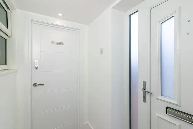 Exclusive Ev, Özel Banyo, Bahçe Manzaralı (King Pin Corner)
