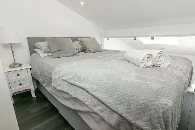 Exclusive Ev, Özel Banyo, Bahçe Manzaralı (King Pin Corner)