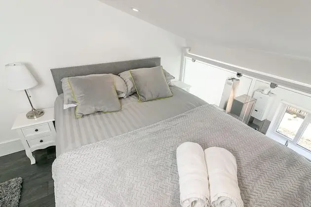 Exclusive Ev, Özel Banyo, Bahçe Manzaralı (King Pin Corner)