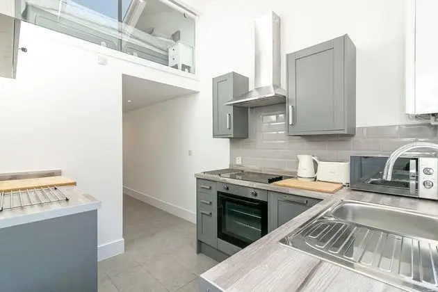 Exclusive Ev, Özel Banyo, Bahçe Manzaralı (King Pin Corner)
