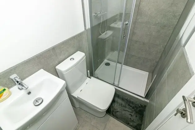 Exclusive Ev, Özel Banyo, Bahçe Manzaralı (King Pin Corner)