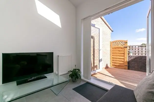 Exclusive Ev, Özel Banyo, Bahçe Manzaralı (King Pin Corner)