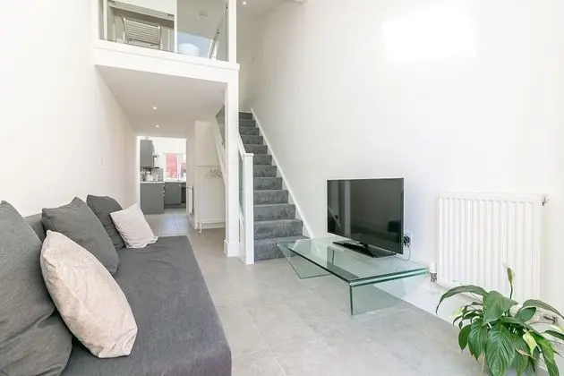 Exclusive Ev, Özel Banyo, Bahçe Manzaralı (King Pin Corner)