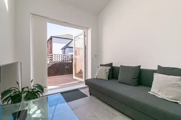 Exclusive Ev, Özel Banyo, Bahçe Manzaralı (King Pin Corner)