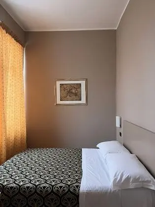 Economy Büyük Yataklı Tek Kişilik Oda