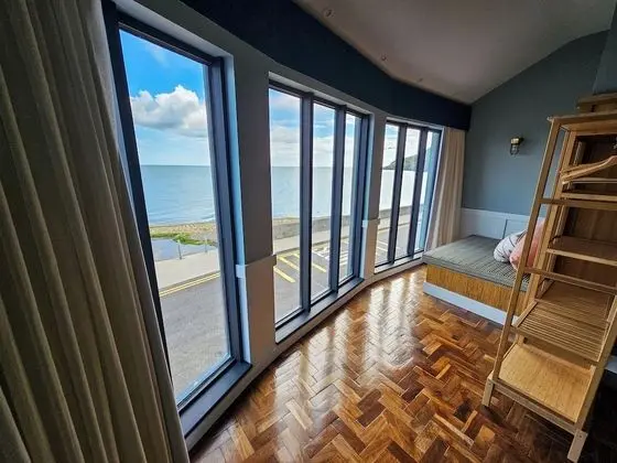 Panoramic Tek Büyük Yataklı Oda