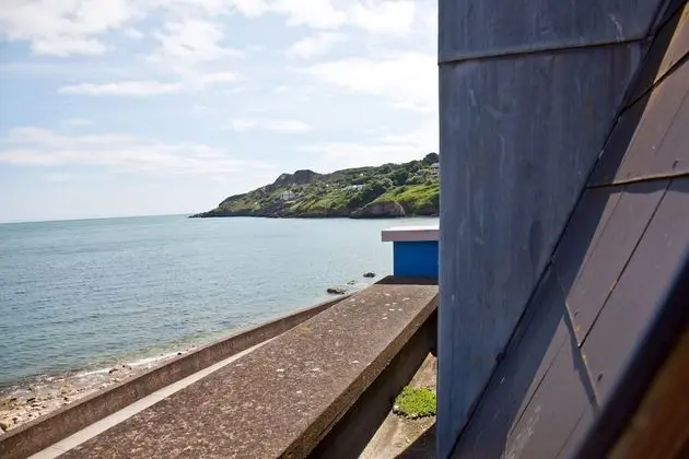 Tek Büyük veya İki Ayrı Yataklı Oda, Deniz Manzaralı, Denize Bakan