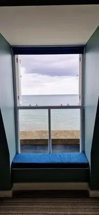 Tek Büyük veya İki Ayrı Yataklı Oda, Deniz Manzaralı, Denize Bakan