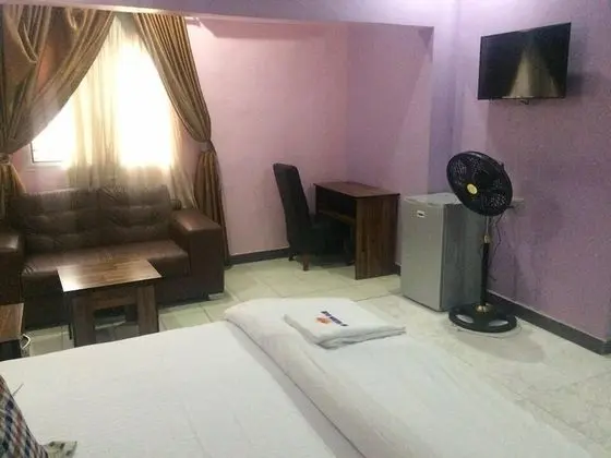 Standard Tek Büyük Yataklı Oda