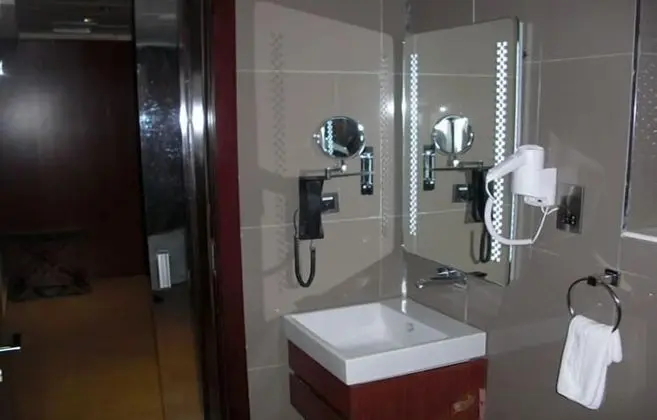 Standard Tek Büyük Yataklı Oda