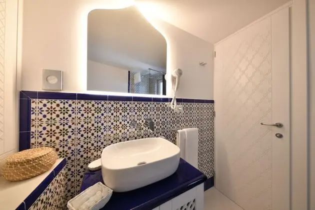 Deluxe Tek Büyük Yataklı Oda, Balkon, Deniz Manzaralı