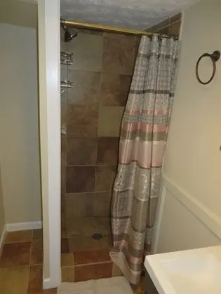 Premium Studio A (Private Entrance top of driveway, front left side of house)