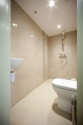 Üç Kişilik Oda