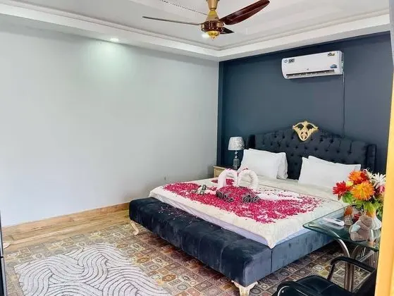 Deluxe Tek Büyük Yataklı Oda