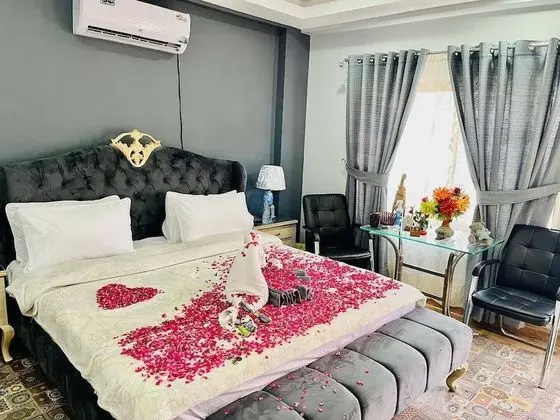 Deluxe Tek Büyük Yataklı Oda