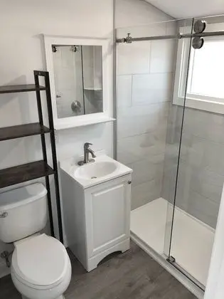 Oda, 1 En Büyük (King) Boy Yatak, Kısmi Deniz Manzarası