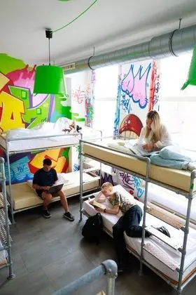 Ortak Ranzalı Oda, Karma Ranzalı Oda (1 bed in 10 bed dorm)