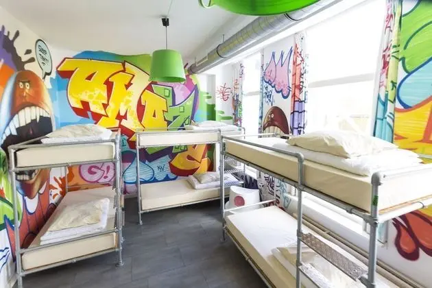 Ortak Ranzalı Oda, Karma Ranzalı Oda (1 bed in 10 bed dorm)