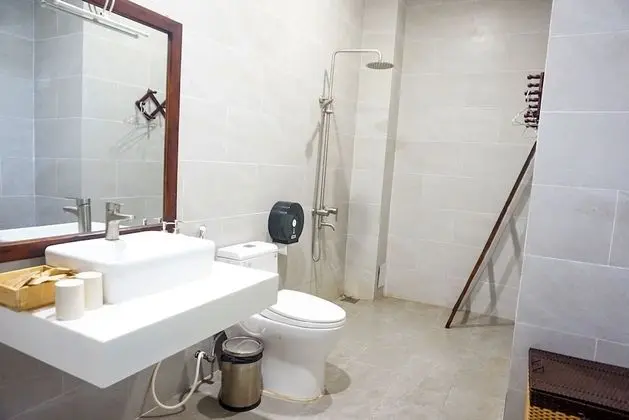 Deluxe Tek Büyük Yataklı Oda, Havuz Manzaralı