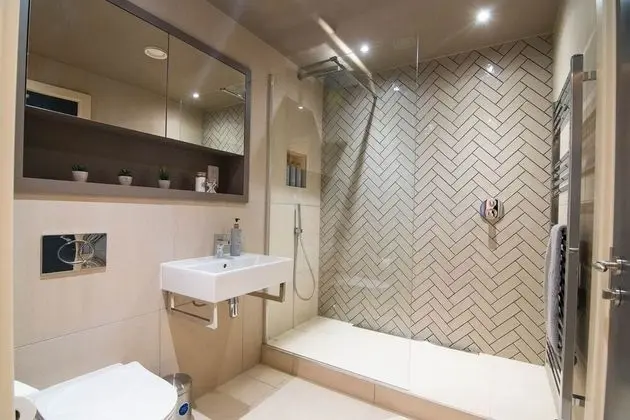 Luxury Apart Daire, Banyolu/Duşlu, Bahçe Manzaralı (King's 39)