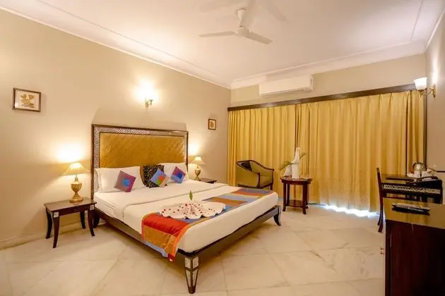 Super Deluxe Room with Shared Pool