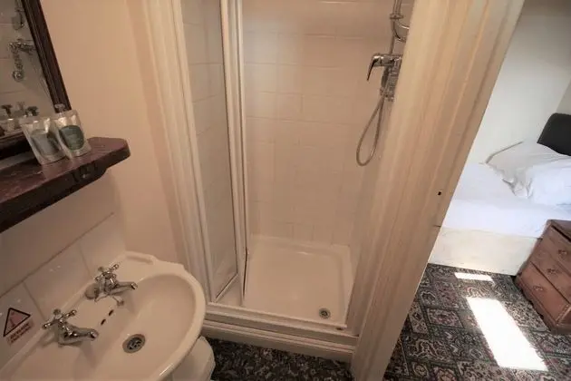 Standard Tek Kişilik Oda, Banyolu/Duşlu