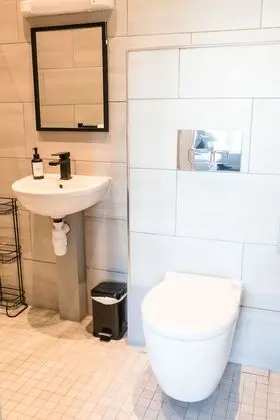 Deluxe Tek Büyük Yataklı Oda, Engellilere Uygun, Banyolu/Duşlu