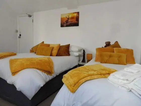 Süit, Banyolu/Duşlu (Double and Single Beds)
