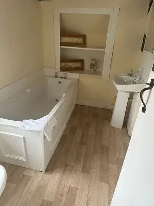 Basic Tek Büyük Yataklı Oda, Banyolu/Duşlu