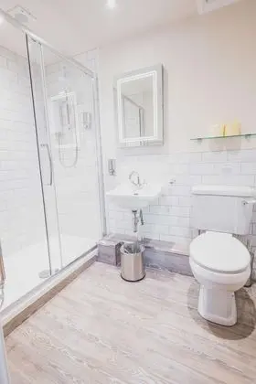 Deluxe Tek Büyük Yataklı Oda, Banyolu/Duşlu