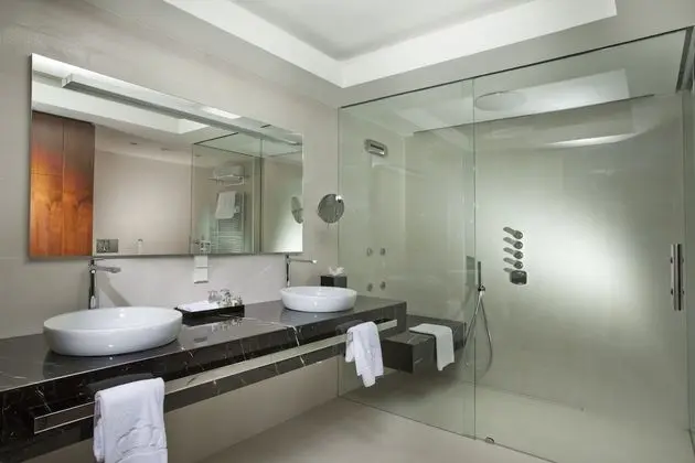 Tower Duplex Suite (Free SPA entrance & Executive Lounge)